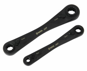 SATA ZESTAW 2 KLUCZY X6 Z GRZECHOTKĄ DWUSTRONNĄ 8 w 1