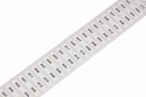 Etykieta samoprzylepna z poliestru o wymiarach 15x6mm biała 210-805