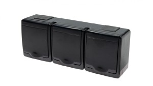 BETA Gniazdo hermetyczne potrójne schuko, czarne, czarna klapka, IP44 /D.3715SCGGG/1/