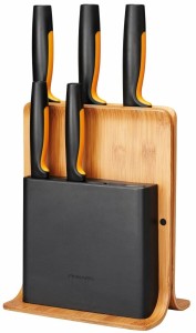 FISKARS ZESTAW 5 NOŻY W BLOKU BAMBUSOWYM FF .