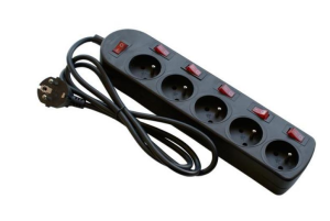 Przedłużacz z wyłącznikami ECONOMIC 5-gniazd z/u 1,5m /H05VV-F 3x1/ czarny EPS-501,5W6-2