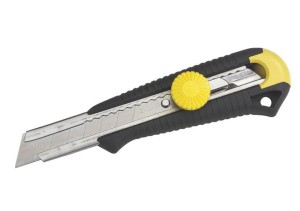 STANLEY NOŻYK 18mm OSTRZE ŁAMANE  MPO DYNAGRIP /KARTA